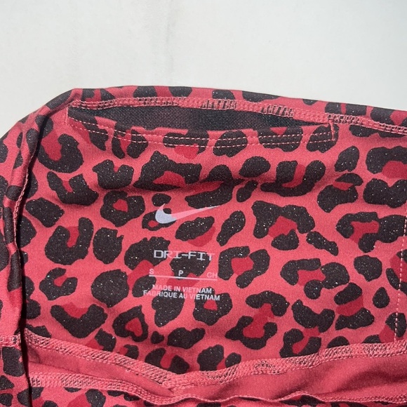 NWOT Nike Burnt Red with Black Leopard Print Leggings Size S - Picture 3 of 4
